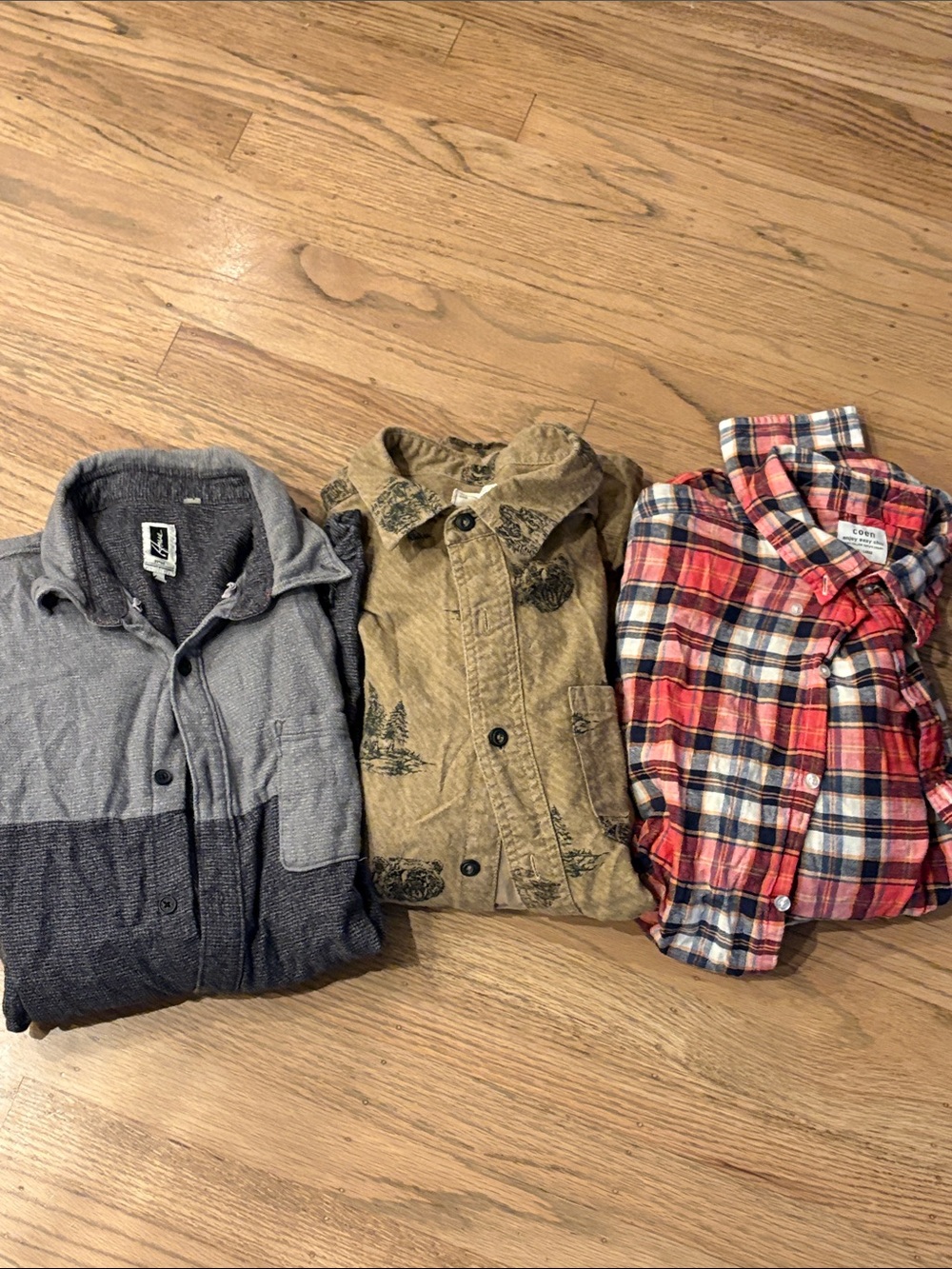 Men's Trifecta cotton button up’s large. Two tone grey. Aerie bears. Red plaid